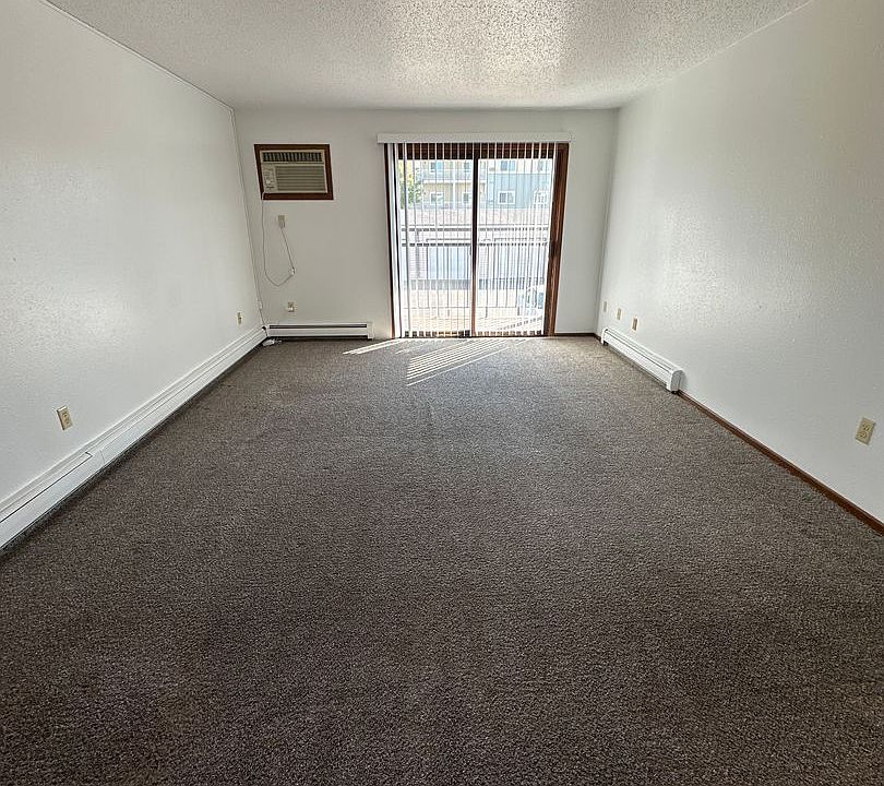 1st image of 1416 10th Ave NE #16