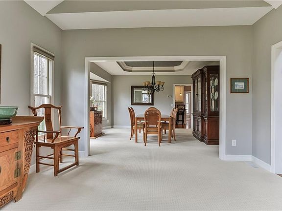 5th image of 9765 Weathertop Ln