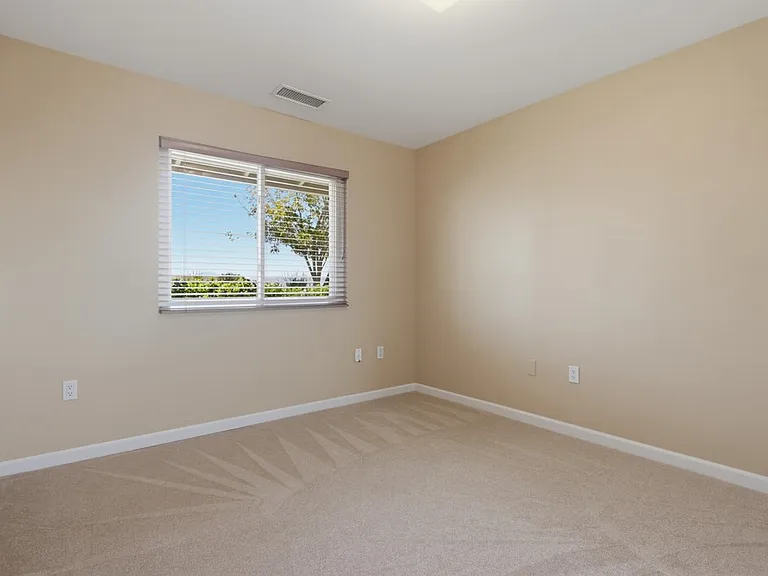 2039 Lemon Ave — Photo 22
