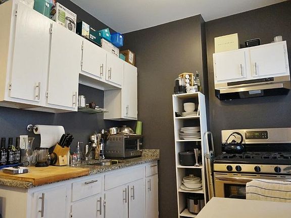 4th image of 74 Mozart St #3