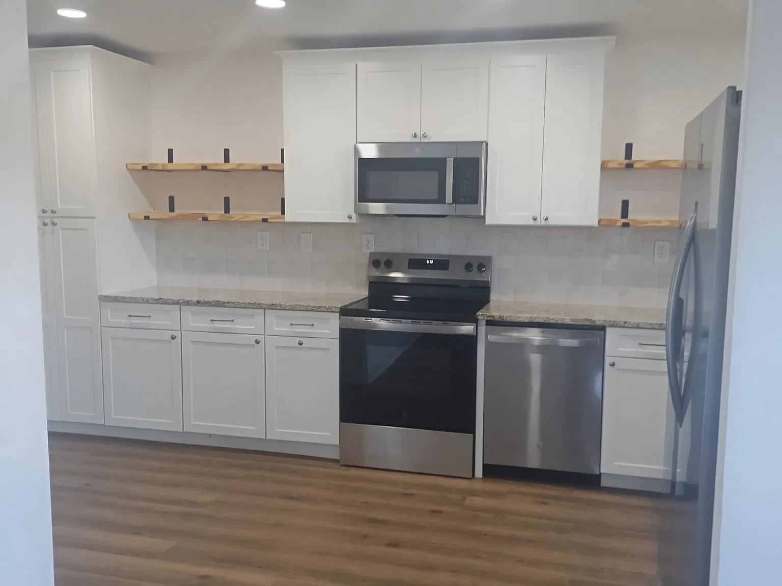 2 bed, 800 sqft, $1,375 — Photo 1