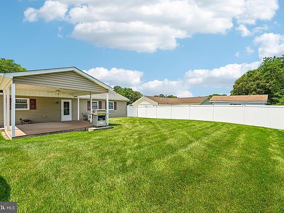 5th image of 613 Hartwood Ln