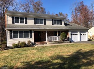 7 Llewelyn Ct, Whippany, NJ 07981