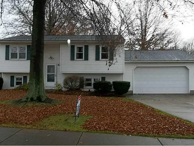 42 Bernwood Dr photo 1