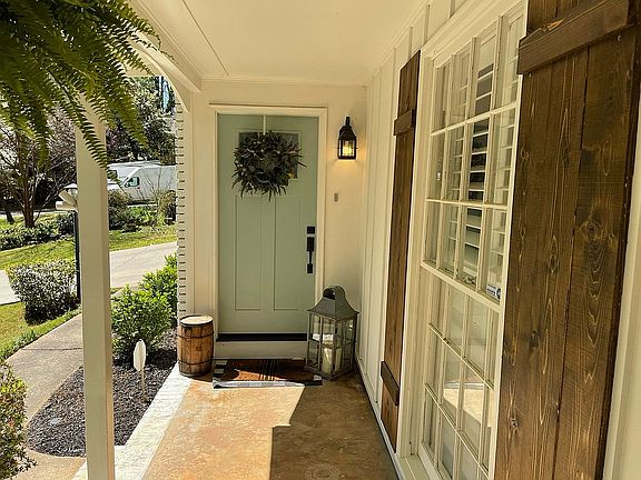 4th image of 3708 Greenhill Dr