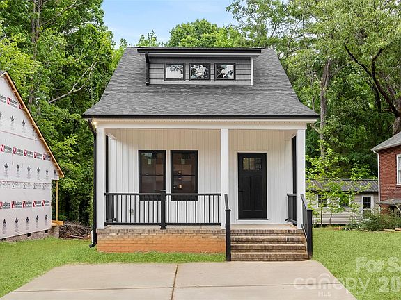 2nd image of 392 Park Rd