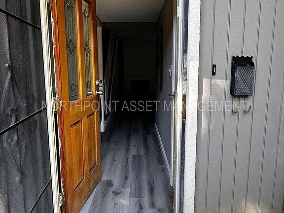 2nd image of 1578 Newborough Dr