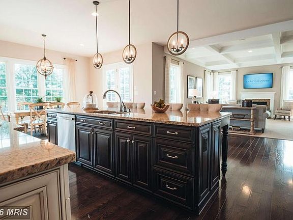 5th image of 3605 Winterbourne Dr