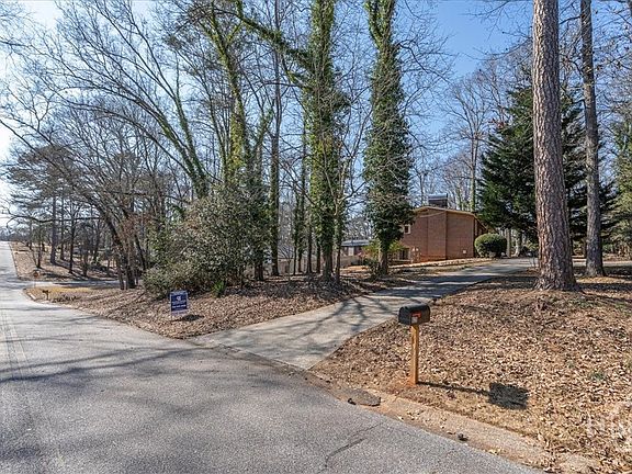 2nd image of 625 Forest Road