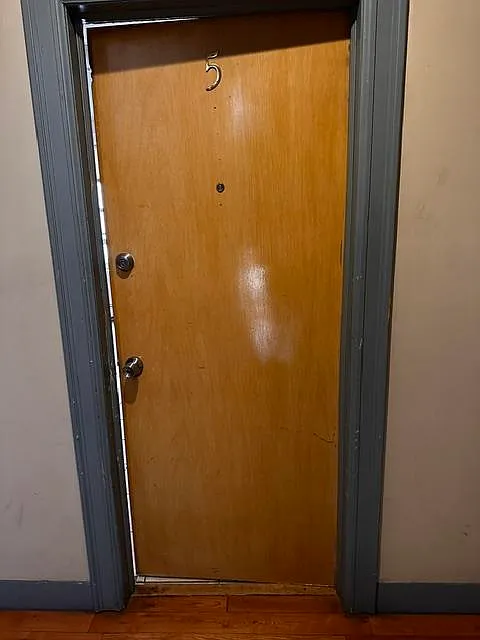 2 bed, 1.0 bath, $2,000 — Photo 2