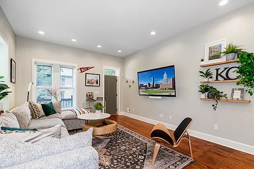 1617 Madison Ave Photo 1