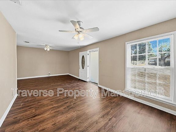 4th image of 1409 Oliver St