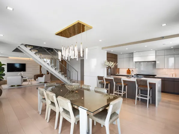 300 East 77th Street image 3 of 15