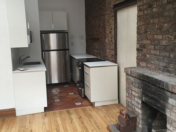 4th image of 220 W 15th St APT 4B