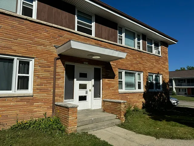1229 E Singer Cir #2