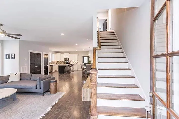 4 bed, 3.5 bath, 2500 sqft, $2,950 — Photo 3