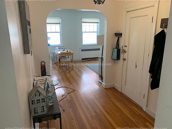 4th image of 20 Fairbanks St #C64f54fde