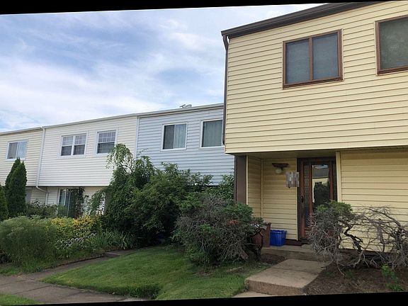 2nd image of 416 Spruce Ct