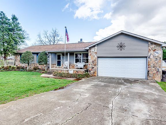 2nd image of 7306 Brays Cir