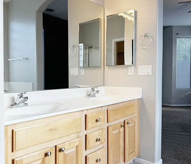 2421 W Ellis St — Photo 42