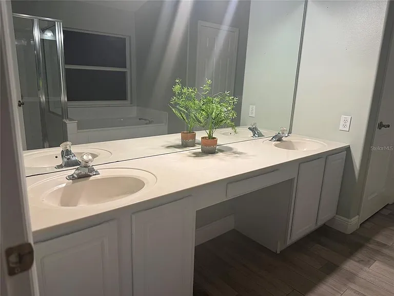 3158 Stonehurst Cir — Photo 32