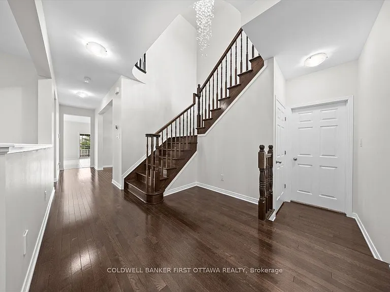 118 Culloden Cres — Photo 17