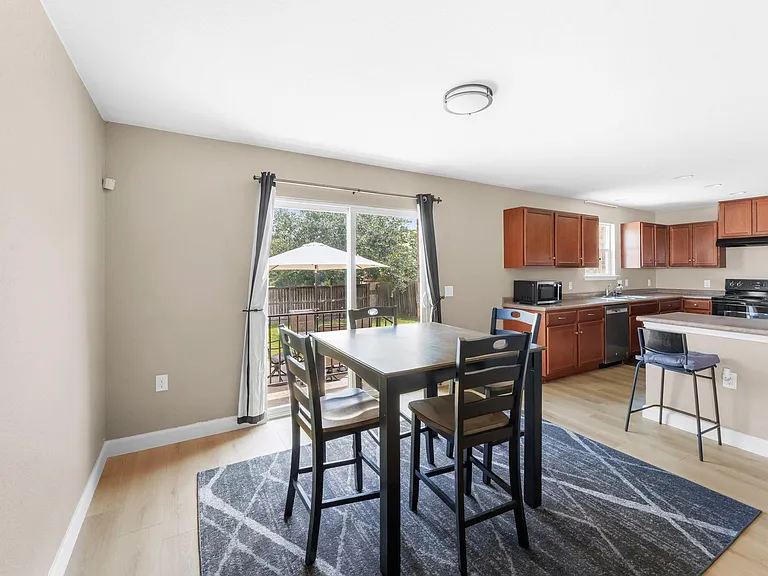 6708 Glebe Path — Photo 10
