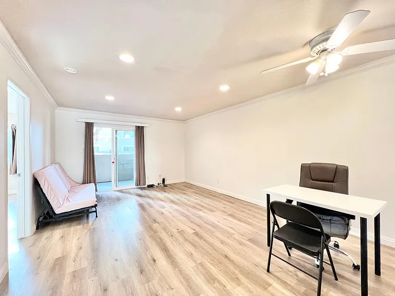 7545 Charmant Dr #1311 — Photo 3