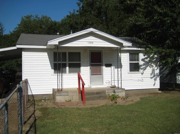 1200 9th St, Mena, AR 71953