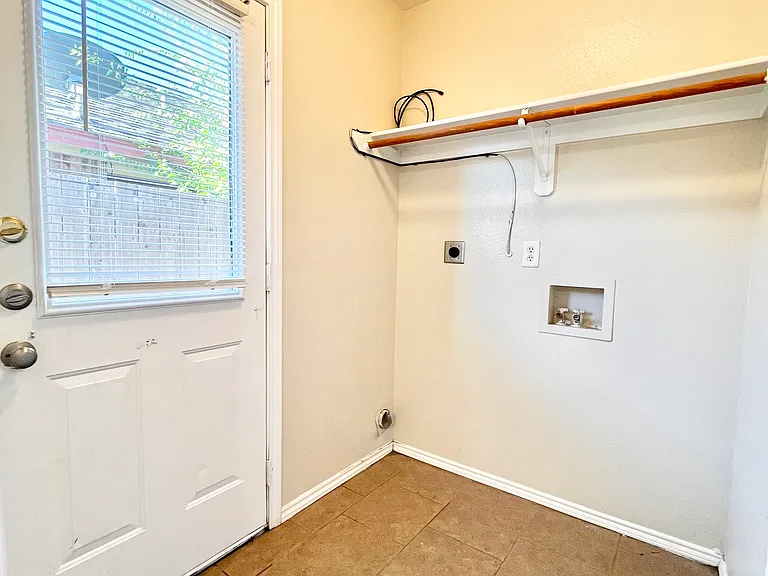 124 Stewart Bend Ct #A — Photo 5