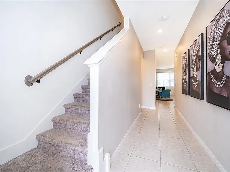 1013 Plantation Ln — Photo 3