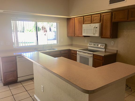 5th image of 734 E Forest Hills Dr