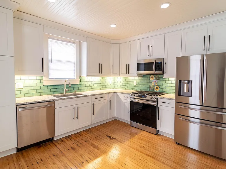625 S Poplar St — Photo 14