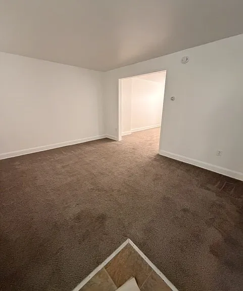 112 N Bancroft Pkwy — Photo 2