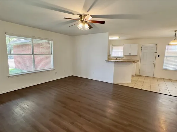9659 Stonewood Dr, Dallas, TX 75227