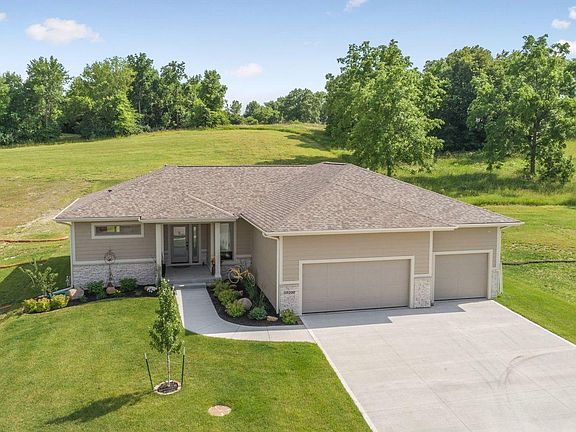 2nd image of 10200 Hidden Valley Dr
