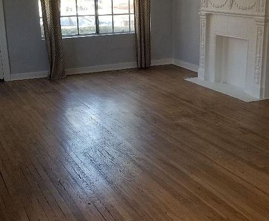 3rd image of 852 N Mansfield Ave