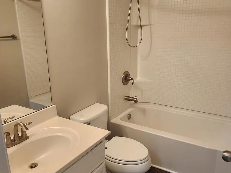 2104 Caswell Cir — Photo 17