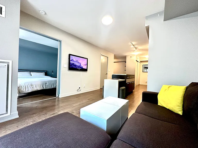 21 Nelson St #415 — Photo 1