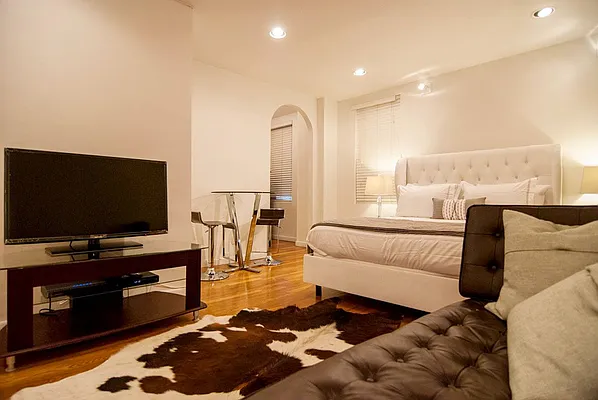 Rented by WAM Partners - William Moses Co. | media 60