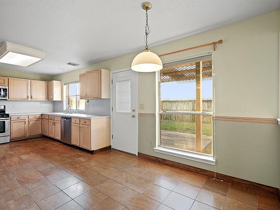 5th image of 4016 Greenwood Drive