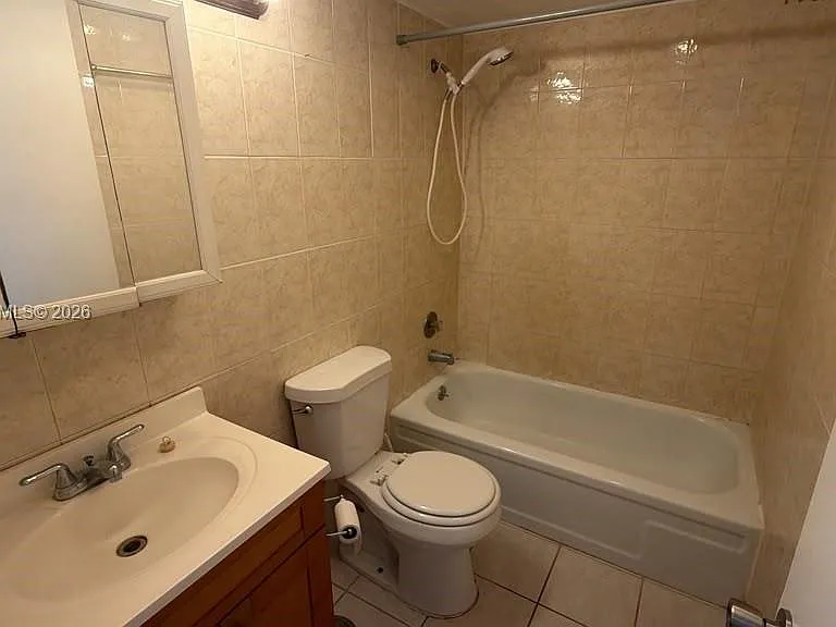 125 Canterbury E #125 — Photo 8