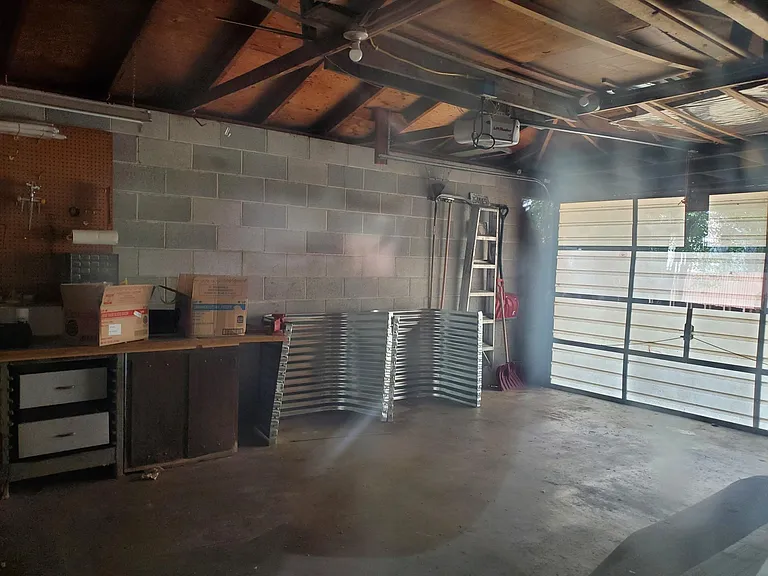 209 2nd Ave NE — Photo 5