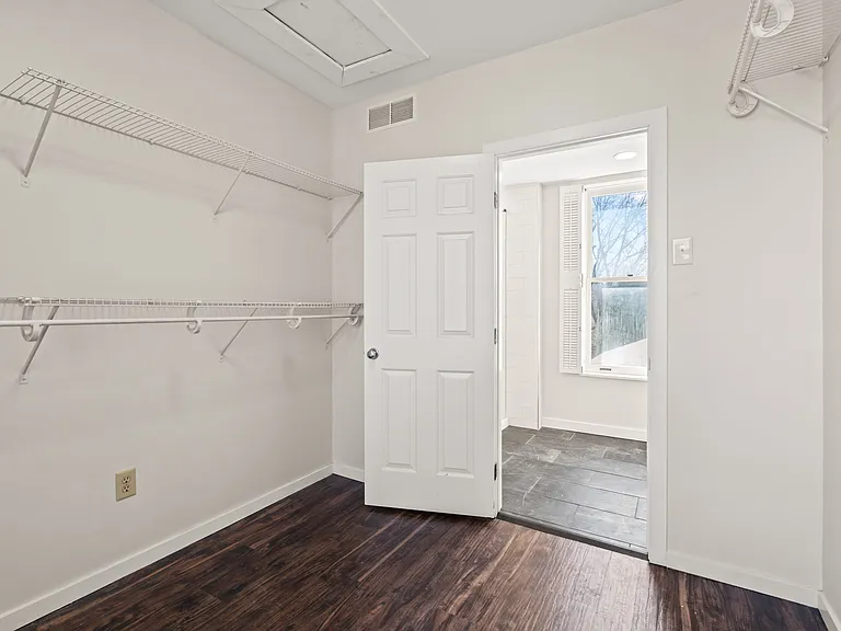 80 Green St — Photo 10