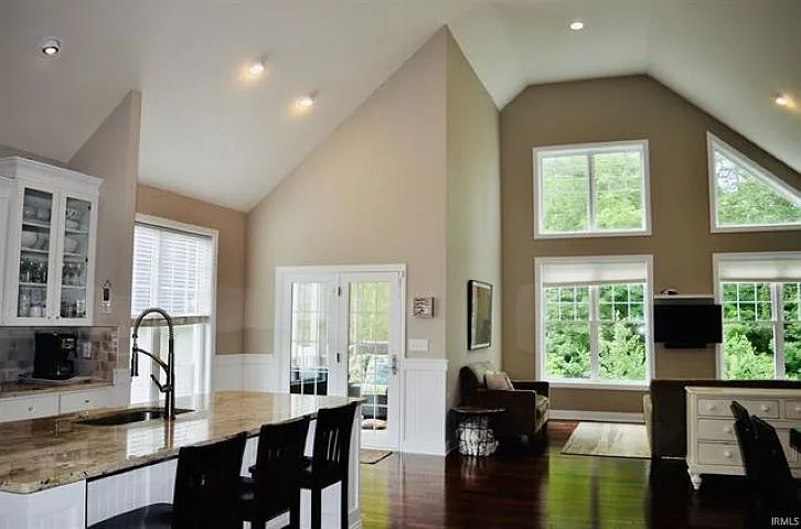 2612 East Nora Hill Drive - 1 — Photo 2