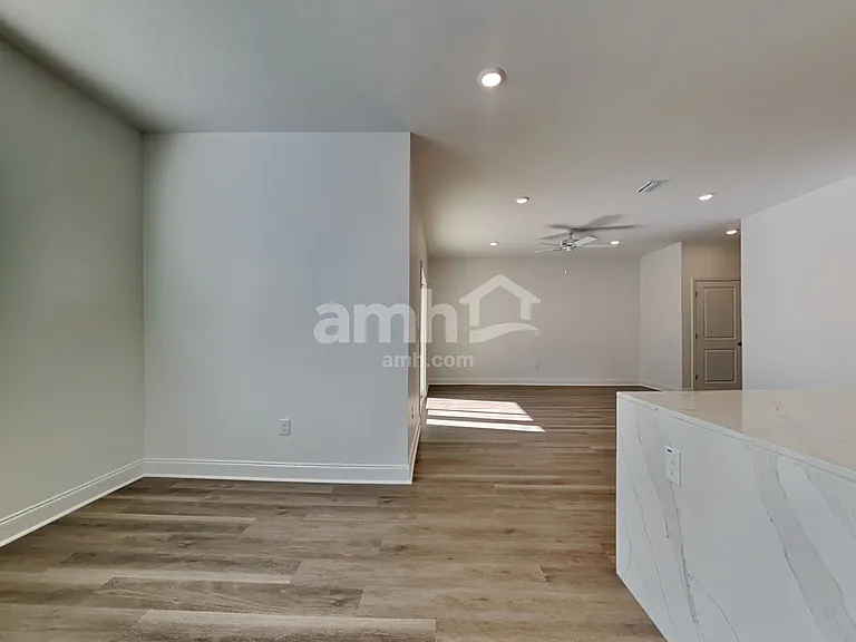 319 Calla Lily Ct — Photo 8