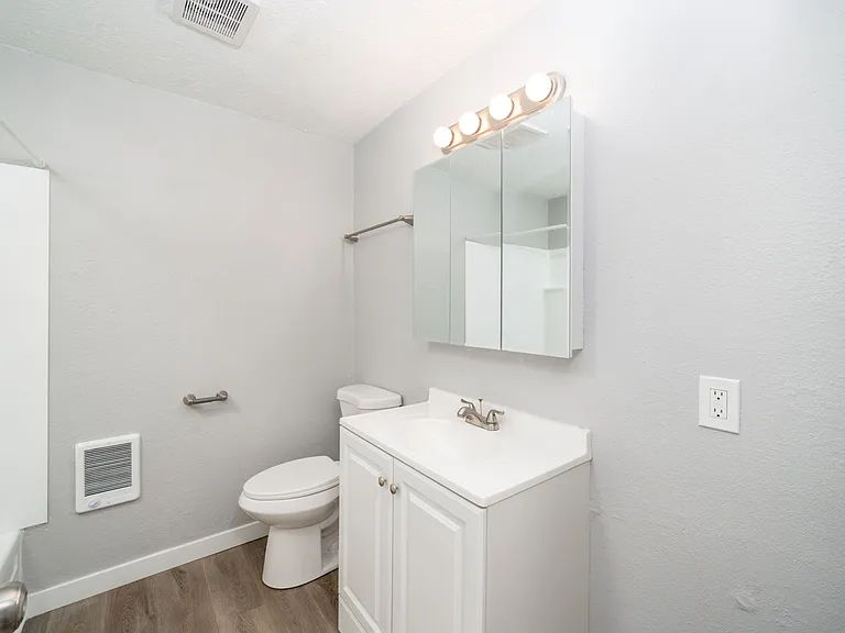 Pine Tree Lane Apartments — Photo 25