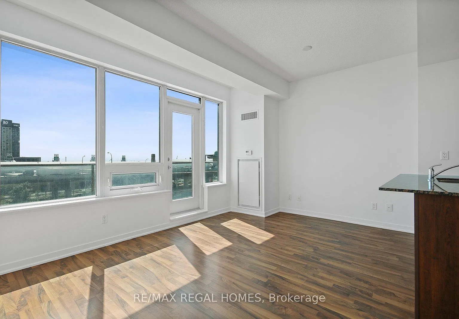 2 bed, $2,850 — Photo 4