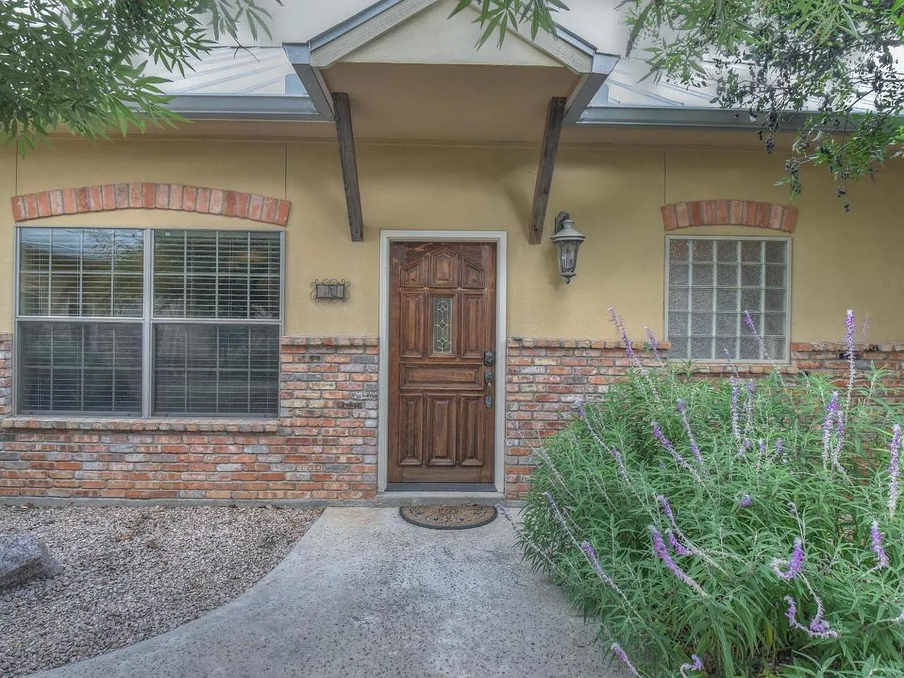 2 bed, 2.0 bath, 1708 sqft, $2,200 — Photo 4