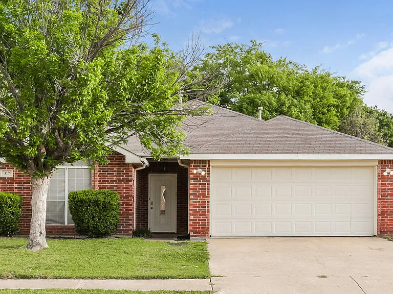 317 W Glen Meadow Dr — Photo 1